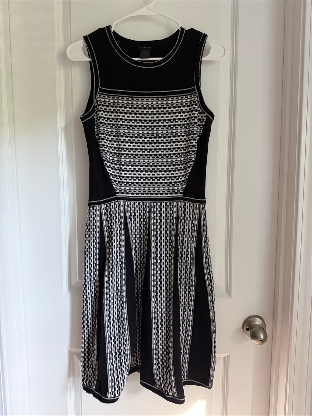 Ann Taylor Factory Black and White Sleeveless Fit-and-Flare Knit Dress